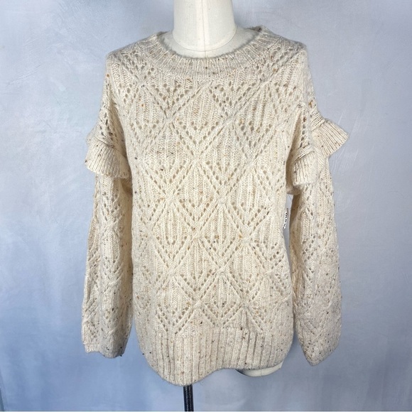 Old Navy Ruffle Sleeve Chunky Knit Oatmeal Sweater size Medium M 742590 - Picture 2 of 9